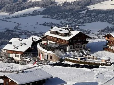 Building hotel Maierl-Alm & Chalets