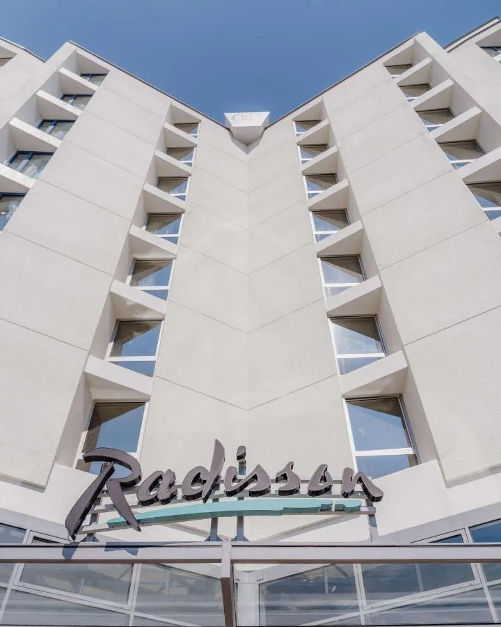 Building hotel Hotel Radisson Nice Airport