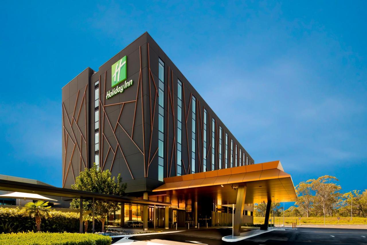 Building hotel Holiday Inn Sydney St Marys