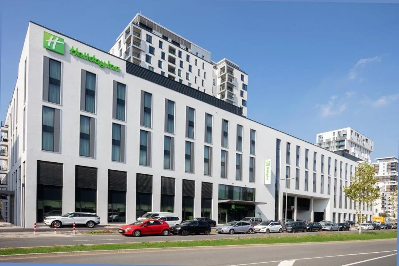 Building hotel  Holiday Inn Düsseldorf City