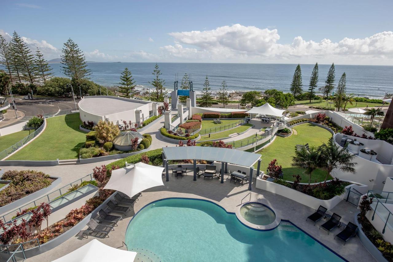 Building hotel Mantra Mooloolaba Beach