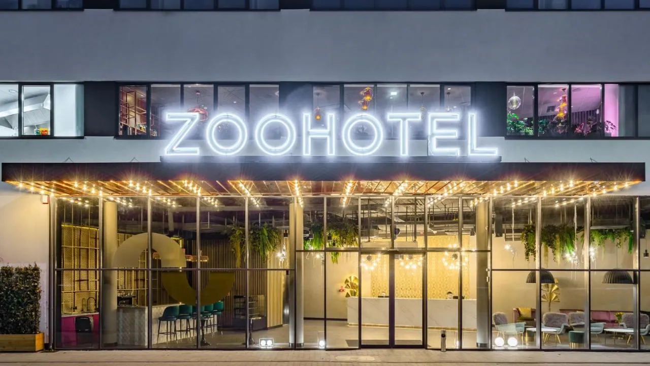 Building hotel HOTEL ZOO