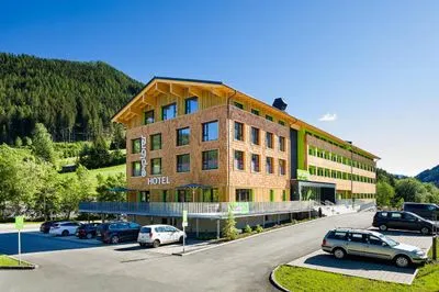 Gebäude von Explorer Hotel Bad Kleinkirchheim