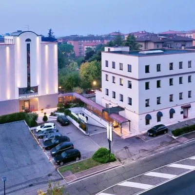 Building hotel Hotel Gardenia 
