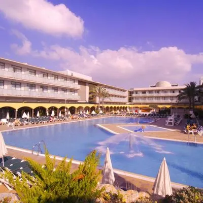 Building hotel Hotel Mediterraneo