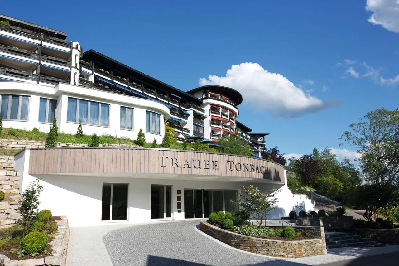 Building hotel Hotel Traube Tonbach