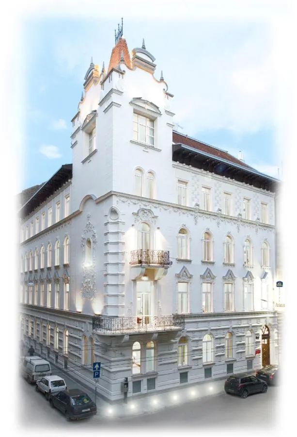 Building hotel Ikonik Parlament