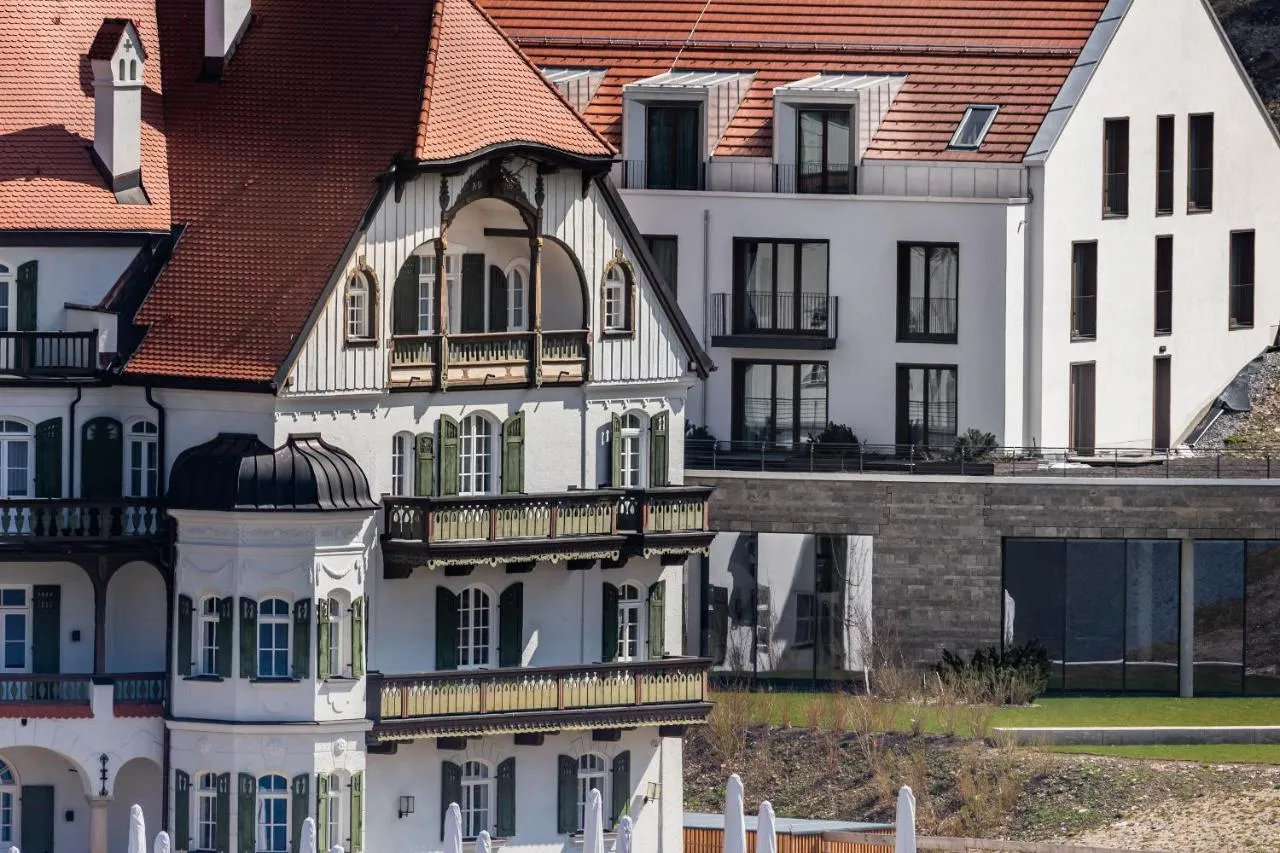 Building hotel AMERON Neuschwanstein Alpsee Resort & Spa