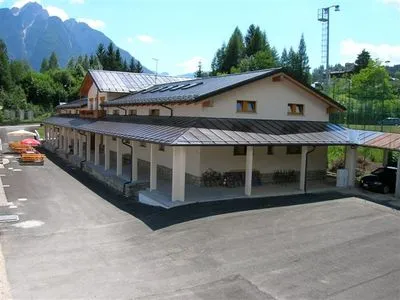 Hotel dell'edificio Ostello Lunga Via delle Dolomiti 