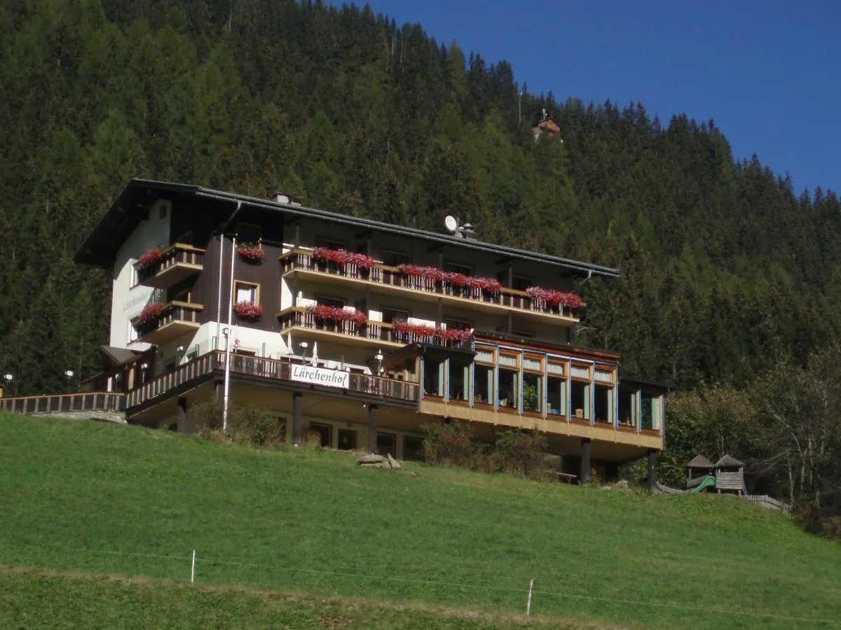 Building hotel Pension Laerchenhof & Zirbenhof