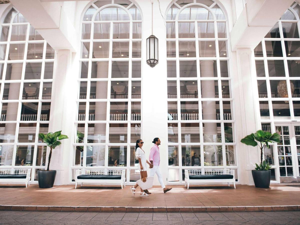 Building hotel Pullman Cairns International Hotel