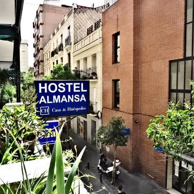 Building hotel Hostel Almansa