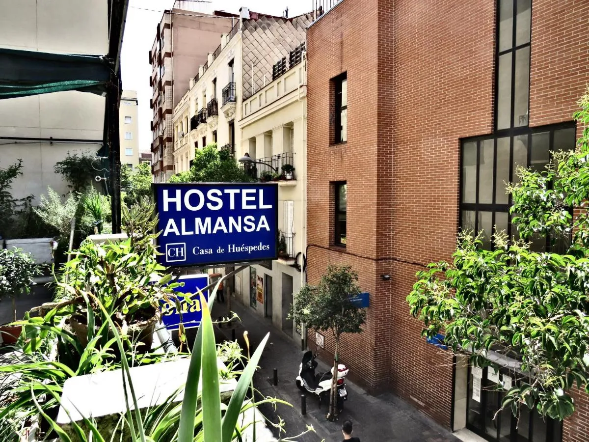 Building hotel Hostel Almansa