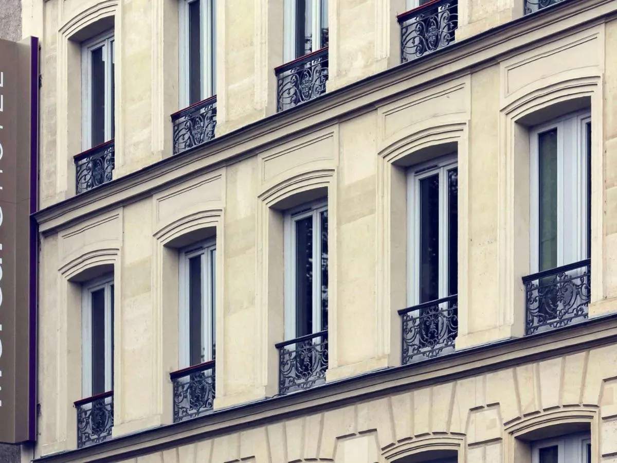 Building hotel Mercure Paris Pigalle Sacre Coeur