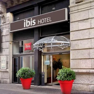 Building hotel ibis Grenoble Centre Bastille 