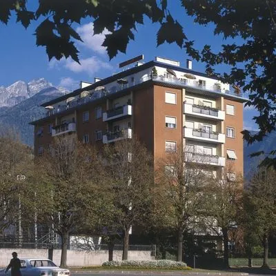 Building hotel Hotel Lux Garni 