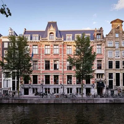 Building hotel The Hoxton Amsterdam