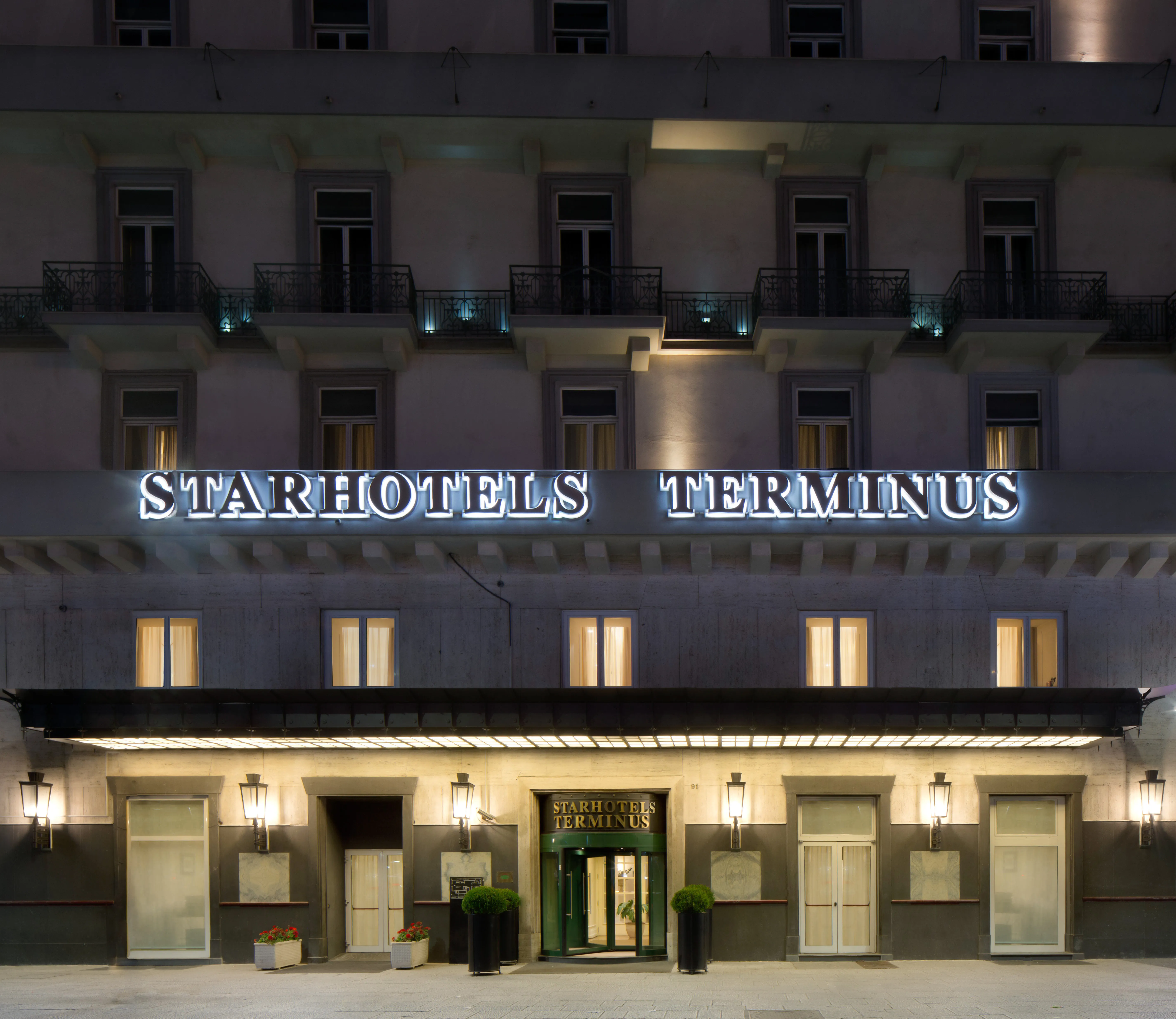 Building hotel Starhotels Terminus