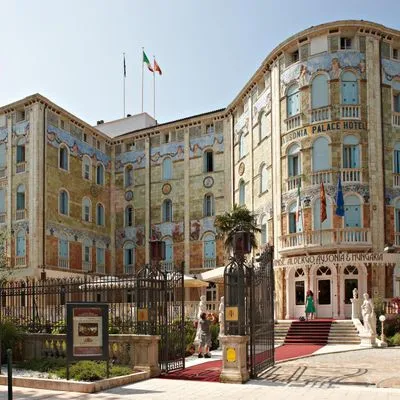 Building hotel Grande Albergo Ausonia & Hungaria