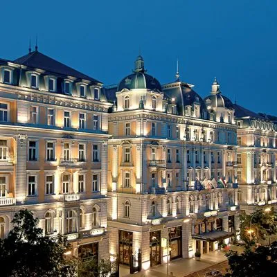 Building hotel Corinthia Hotel Budapest