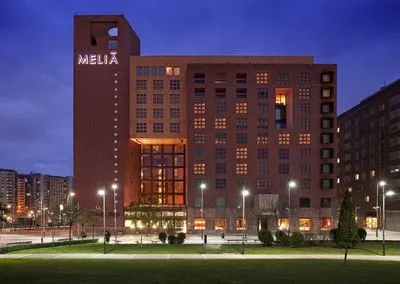 Building hotel Melia Bilbao