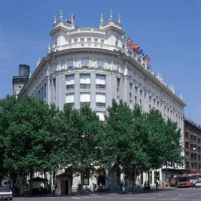 Building hotel NH Madrid Nacional