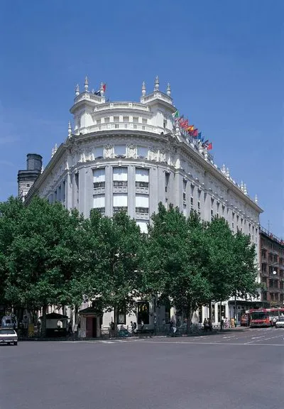 Gebäude von NH Madrid Nacional