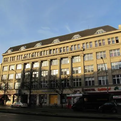 Building hotel Metropol Hostel Berlin