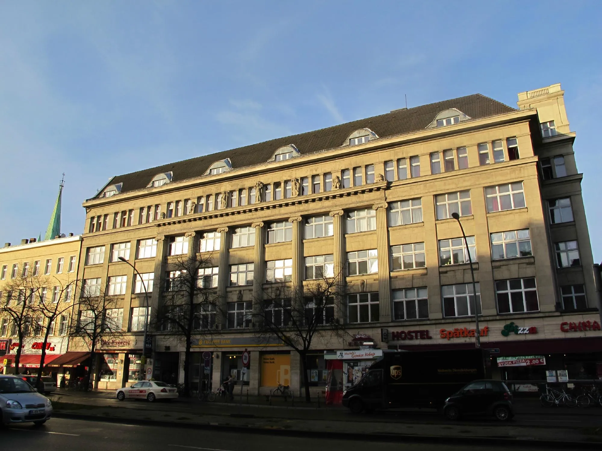Building hotel Metropol Hostel Berlin