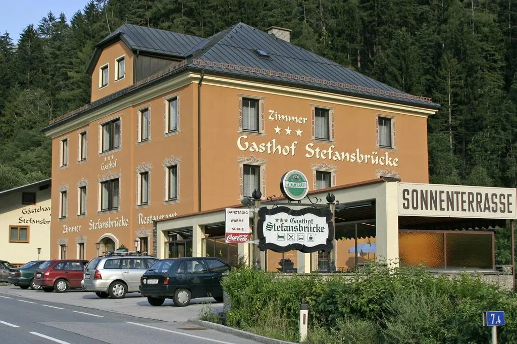 Building hotel Gasthof Stefansbrücke