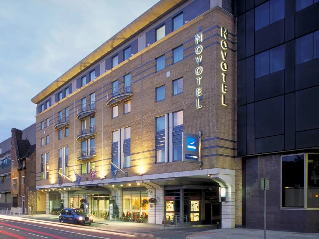 Building hotel Novotel London Waterloo