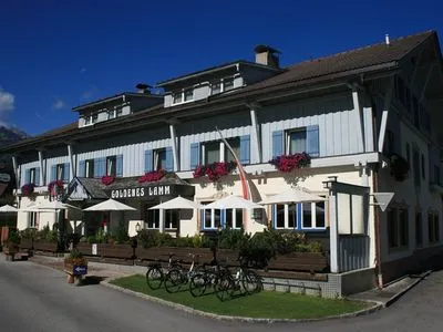 Building hotel Hotel-Gasthof Goldenes Lamm