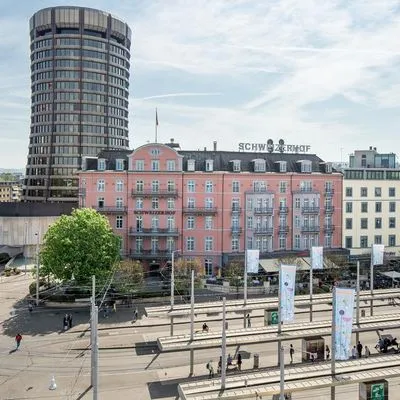 Building hotel Schweizerhof Basel