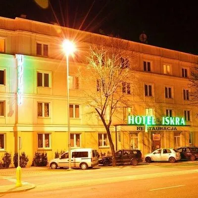 Building hotel Hotel Iskra