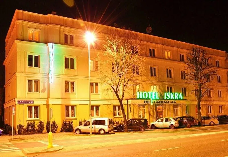 Building hotel Hotel Iskra