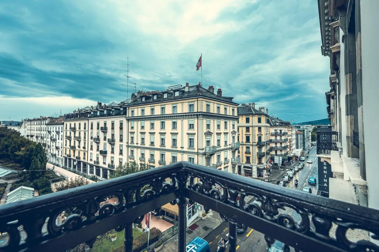 Building hotel Hotel Bernina Genève