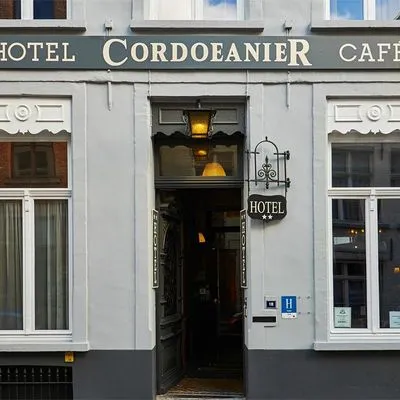 Building hotel Hotel Cordoeanier