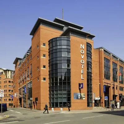 Building hotel Novotel Manchester Centre