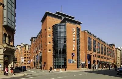 Building hotel Novotel Manchester Centre