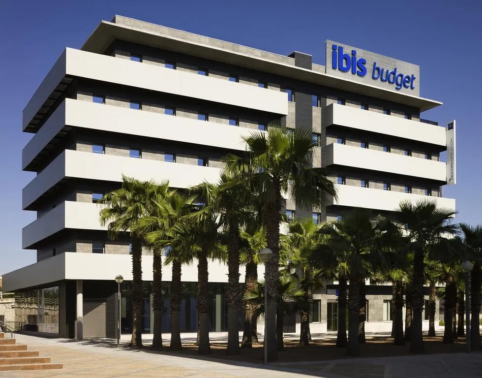 Building hotel ibis budget Sevilla