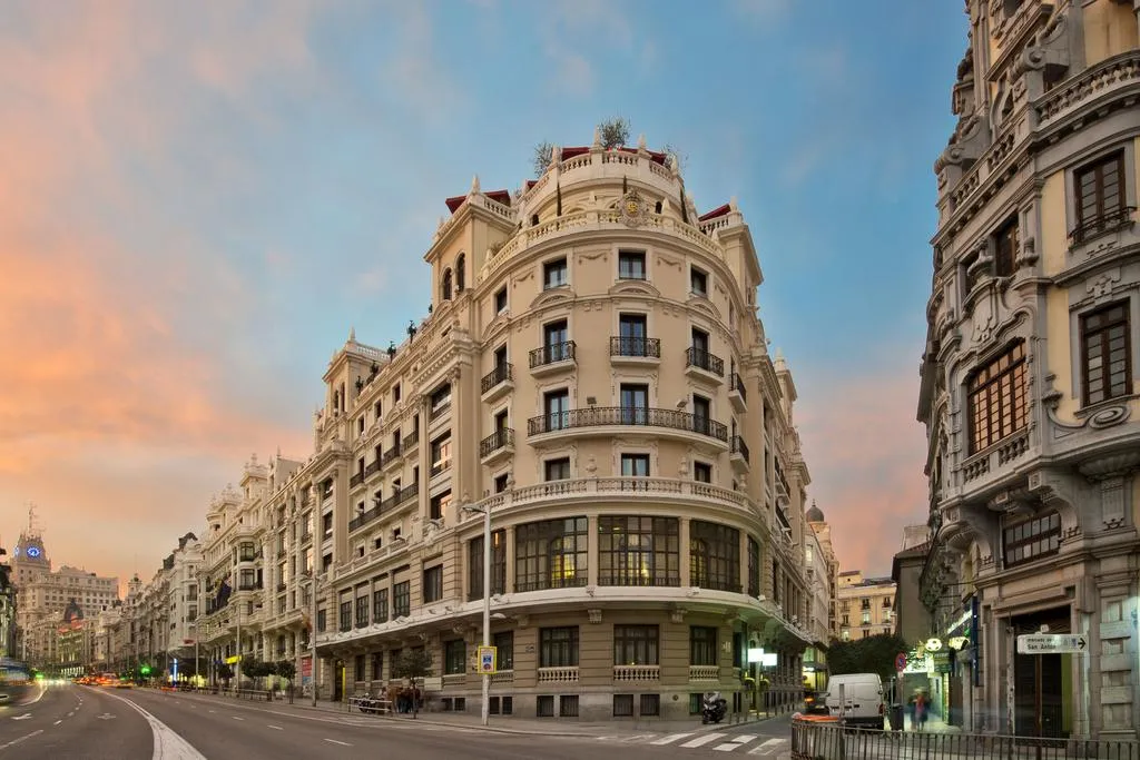 Building hotel The Principal Madrid