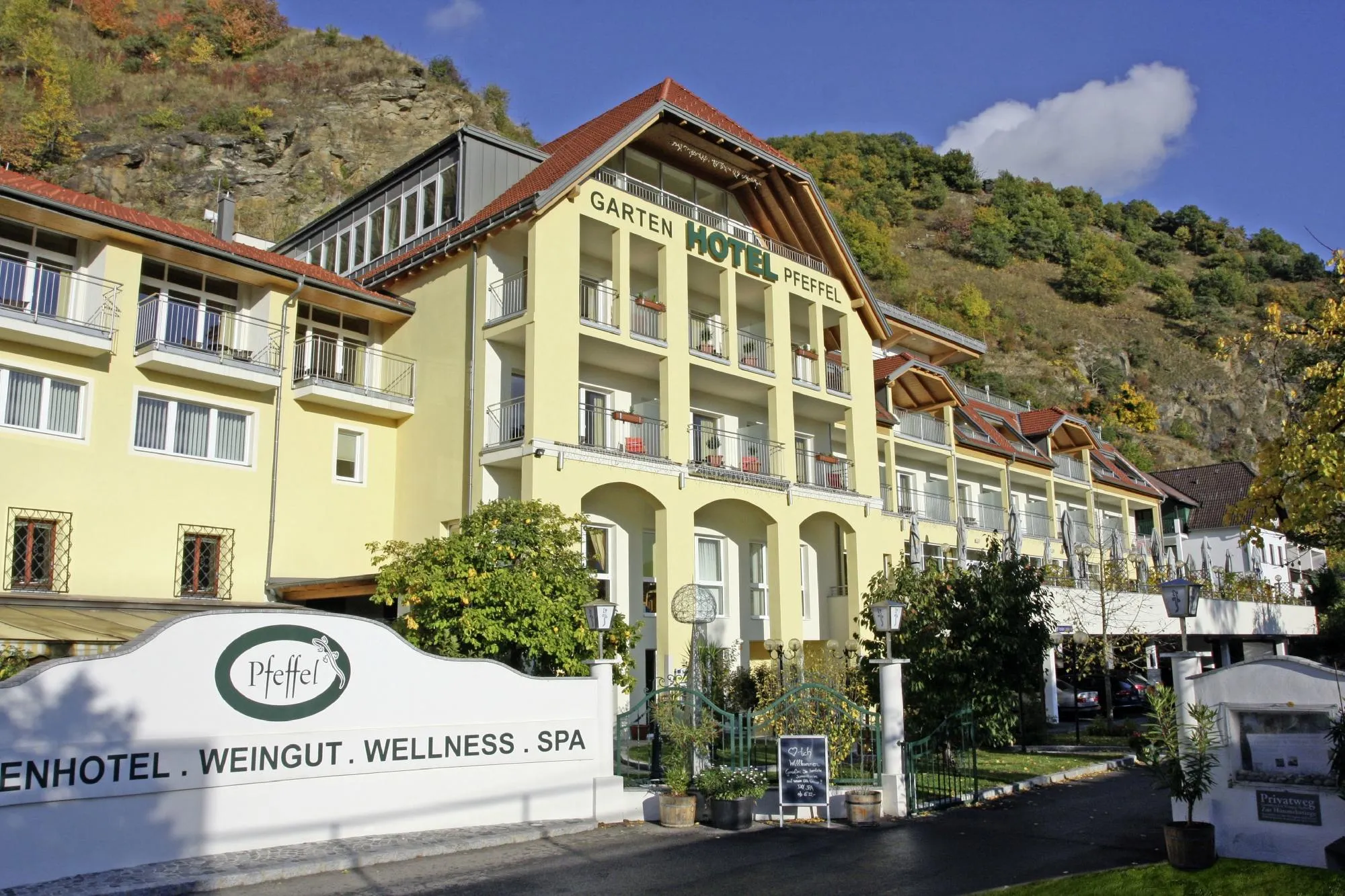 Building hotel Weingut Pfeffel Durnstein