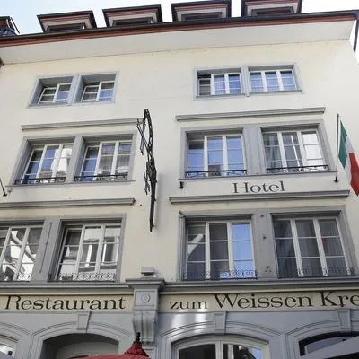 Building hotel Weisses Kreuz