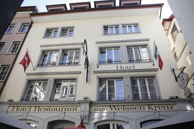 Building hotel Weisses Kreuz