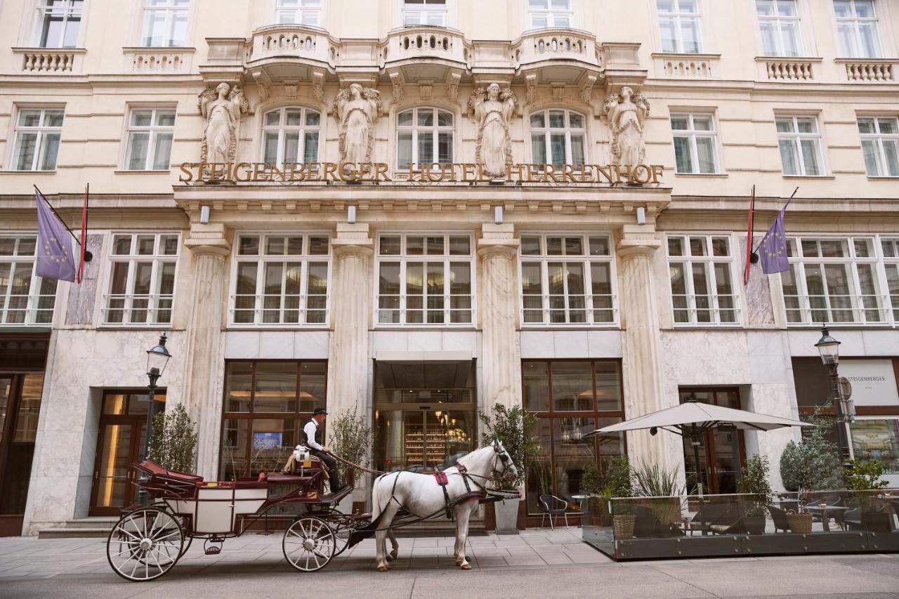 Building hotel Steigenberger Hotel Herrenhof