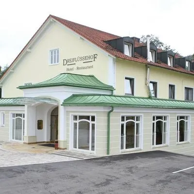 Building hotel Hotel Dreiflüssehof