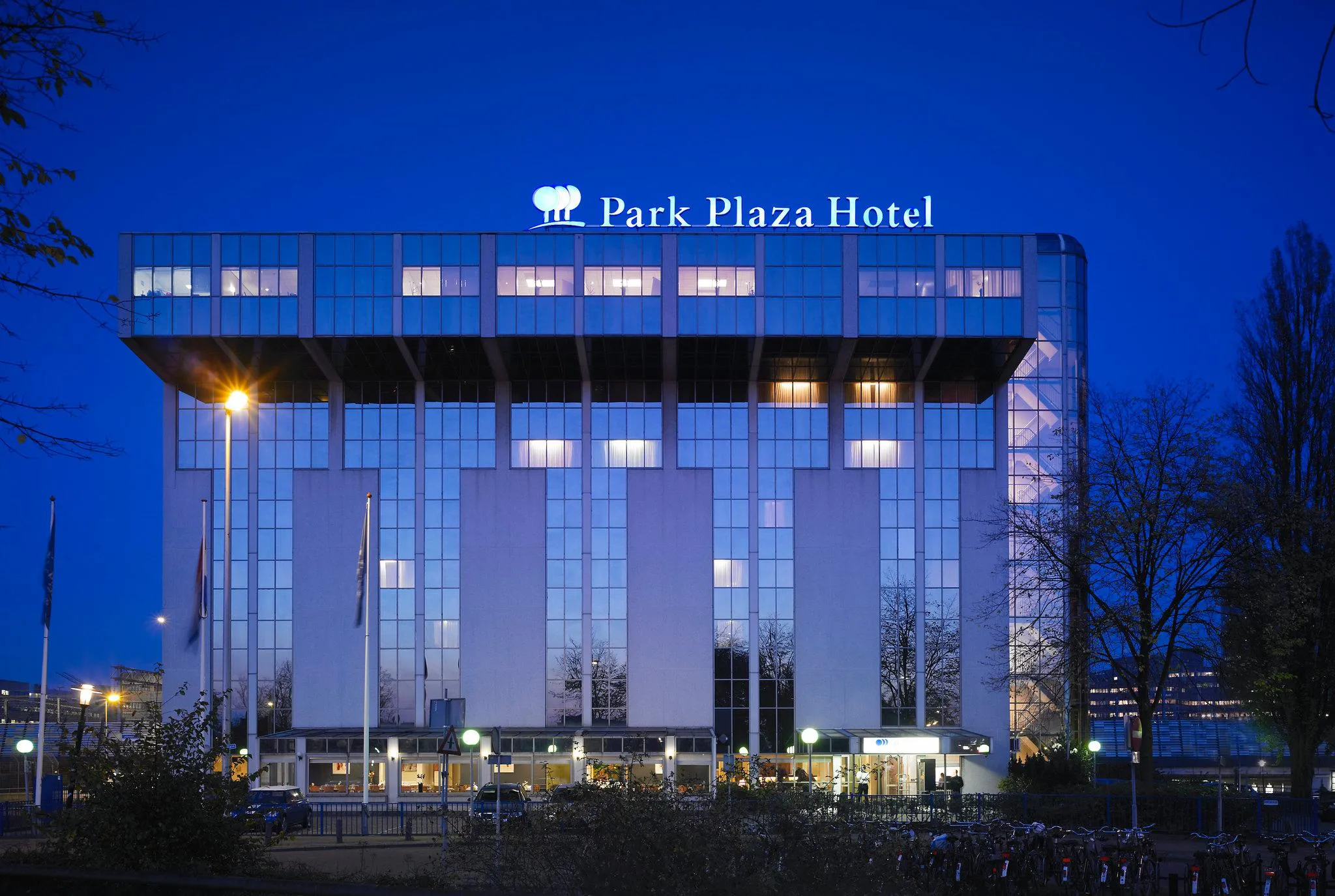 Building hotel Park Plaza Utrecht
