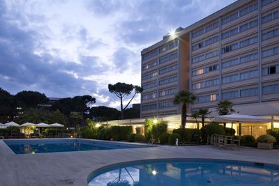Building hotel Holiday Inn Rome - Eur Parco Dei Medici