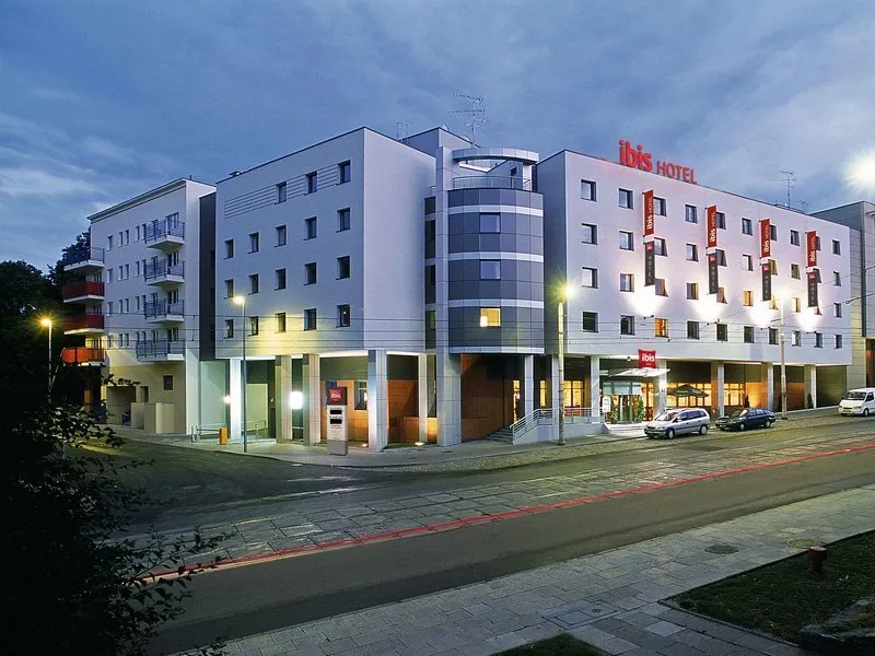 Building hotel ibis Szczecin Centrum