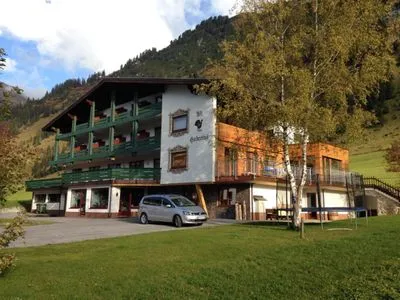 Building hotel Hotel Pension Alt-Hubertus